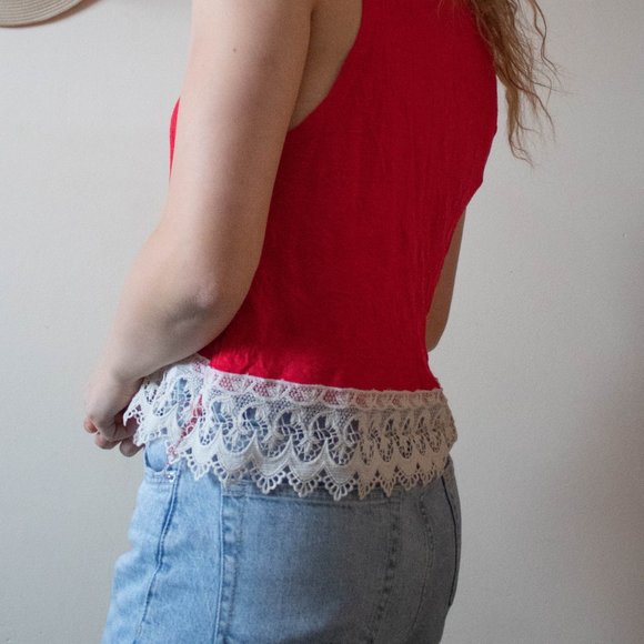 Red lace summer muscle shirt - Picture 3 of 4